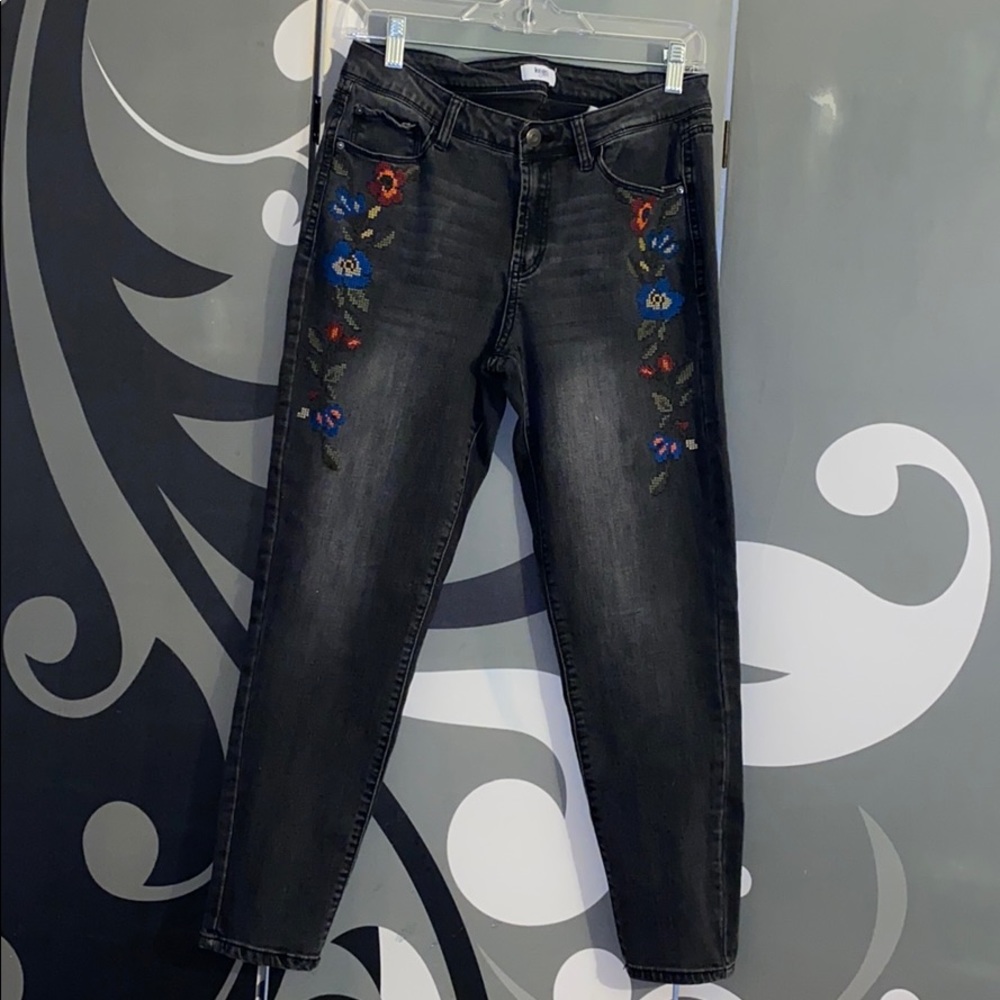 Kensie Skinny Ankle embroidery jens